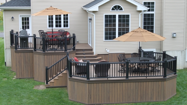 10 Must-Have Deck Builder Tips: Craft Your Ultimate Outdoor Oasis