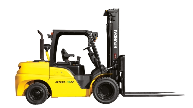 Manufacturing Forklifts: Balancing Quality and Cost